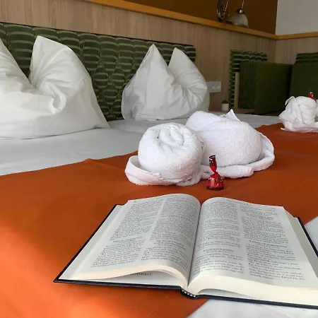 Hotell Varfal Wellness Panzio Pécs