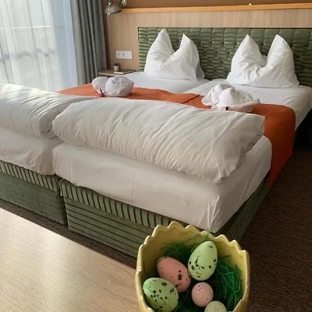 Varfal Wellness Panzio Hotel 3*