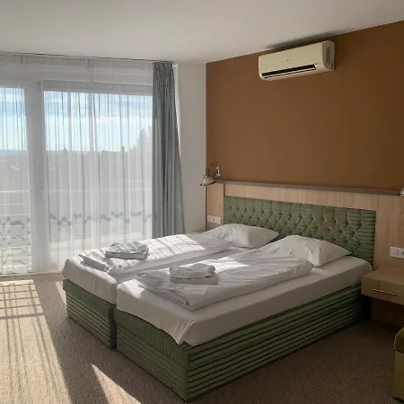 Hotell Varfal Wellness Panzio