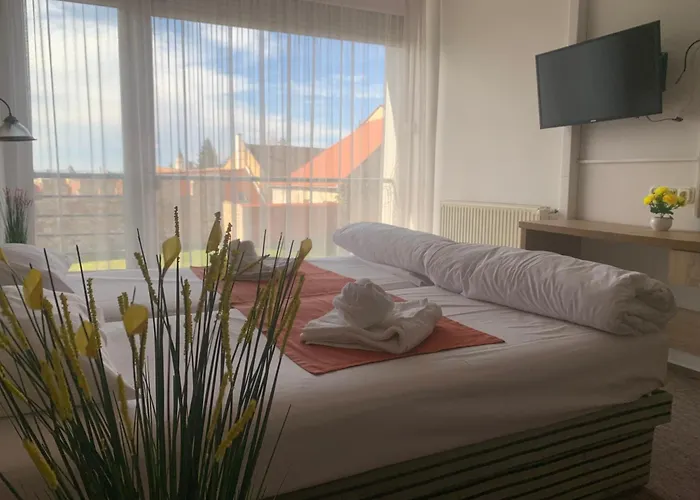 Varfal Wellness Panzio Hotel