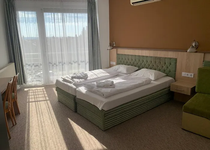 Varfal Wellness Panzio Hotel 3*